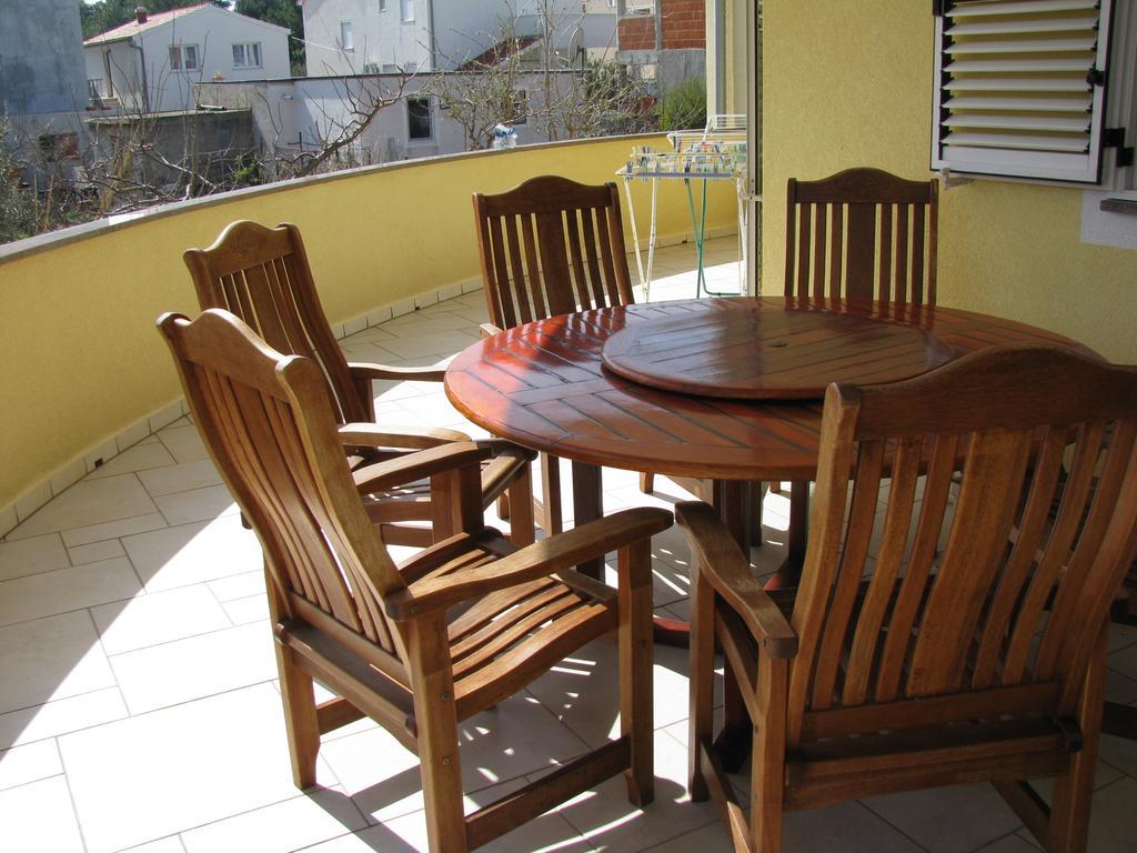 Apartment Megi Tribalj Oda fotoğraf