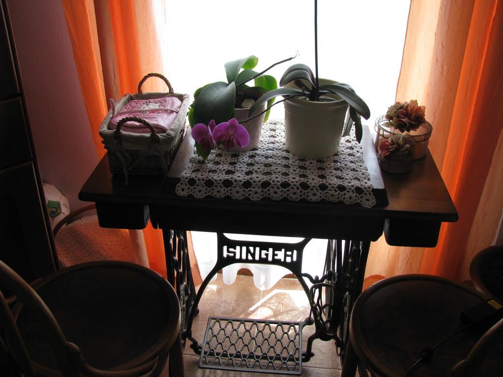 Apartment Megi Tribalj Oda fotoğraf