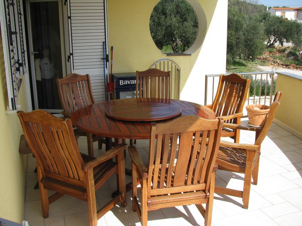Apartment Megi Tribalj Oda fotoğraf
