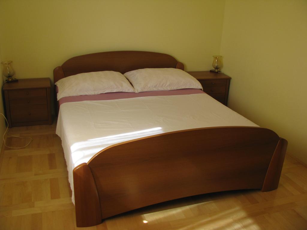 Apartment Megi Tribalj Oda fotoğraf